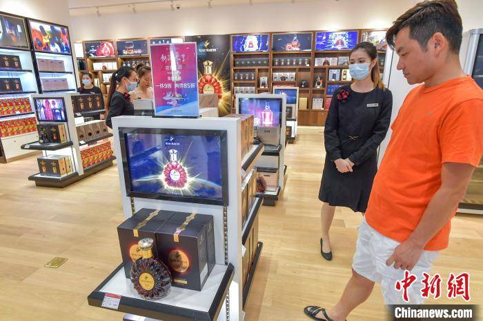 海南离岛免税新政落地实施 手机、平板电脑等电子产品人气旺 智能科技 海南离岛免税新政落地实施 手机、平板电脑等电子产品人气旺 海南离岛免税新政落地实施 手机、平板电脑等电子产品人气旺 智能科技