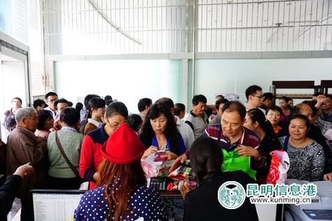 昆明优传保税店开业 数十万海淘货一上午被“抢”空 智能家居 昆明优传保税店开业 数十万海淘货一上午被“抢”空 昆明优传保税店开业 数十万海淘货一上午被“抢”空 智能家居