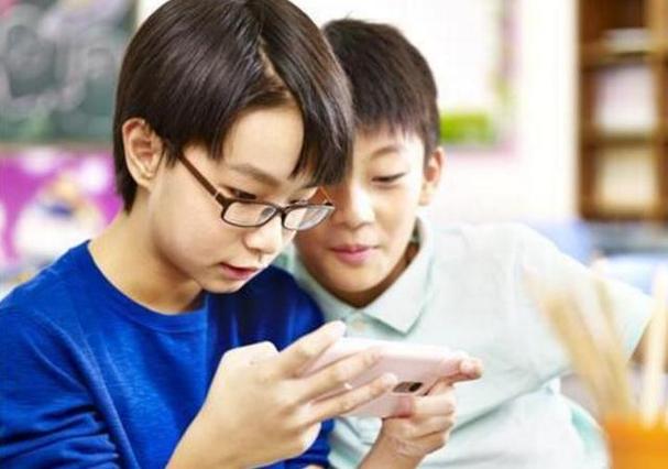 孩子陷溺电子产品无法自拔?听听专家怎么说 互联通信 孩子陷溺电子产品无法自拔?听听专家怎么说 孩子陷溺电子产品无法自拔?听听专家怎么说 互联通信