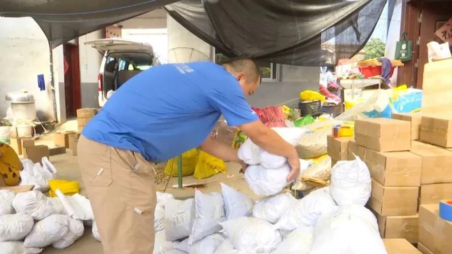 鄂托克前旗:农产品搭上“电商”快车 暖心助力解平易近忧 互联通信 鄂托克前旗:农产品搭上“电商”快车 暖心助力解平易近忧 鄂托克前旗:农产品搭上“电商”快车 暖心助力解平易近忧 互联通信