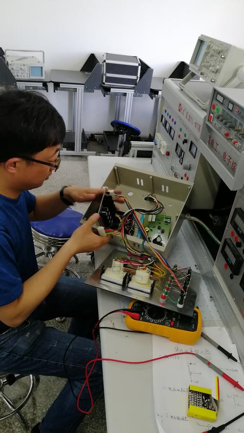 济南精力工设备维修有限公司中标山东中医药大年夜学实验中央实验室仪器设备维修维保项目 金额 76.8 万元 济南精力工设备维修有限公司中标山东中医药大年夜学实验中央实验室仪器设备维修维保项目 金额 76.8 万元 智能家居