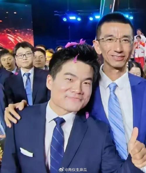 董宇辉河南首场直播带货:半小时发卖额破切切喷鼻香油销量相当于厂家忙活好几年 智能家居 董宇辉河南首场直播带货:半小时发卖额破切切喷鼻香油销量相当于厂家忙活好几年 董宇辉河南首场直播带货:半小时发卖额破切切喷鼻香油销量相当于厂家忙活好几年 智能家居