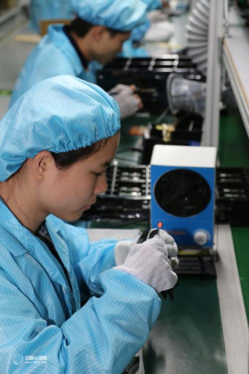 电子厂流水线蜜斯姐工作的一天 人工智能 电子厂流水线蜜斯姐工作的一天 电子厂流水线蜜斯姐工作的一天 人工智能