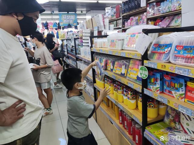 开学经济逐渐升温 电子产品发卖正旺 智能家居 开学经济逐渐升温 电子产品发卖正旺 开学经济逐渐升温 电子产品发卖正旺 智能家居