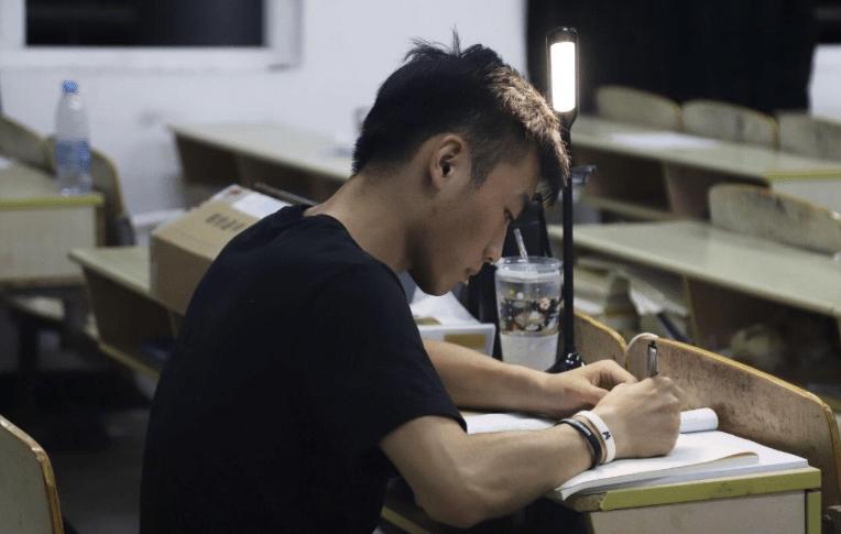 书宇:手机电量越充越少竟是我自己的问题 智能家居 书宇:手机电量越充越少竟是我自己的问题 书宇:手机电量越充越少竟是我自己的问题 智能家居