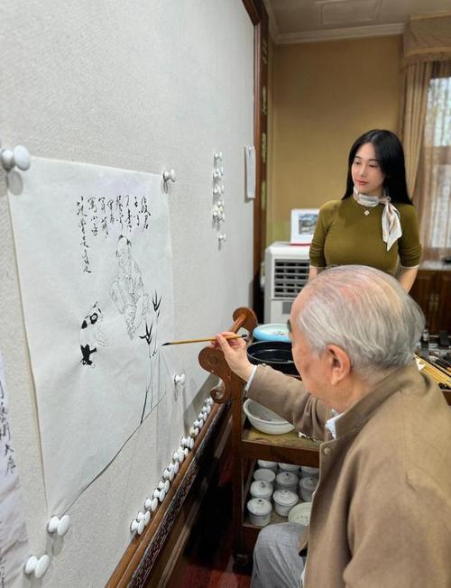 范曾生活揭秘:远离电子产品社交圈广受追捧绅士石友浩瀚 互联通信 范曾生活揭秘:远离电子产品社交圈广受追捧绅士石友浩瀚 范曾生活揭秘:远离电子产品社交圈广受追捧绅士石友浩瀚 互联通信