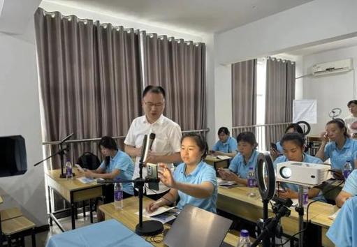 丰县电子商务技能应用系列培训班开班 互联通信 丰县电子商务技能应用系列培训班开班 丰县电子商务技能应用系列培训班开班 互联通信