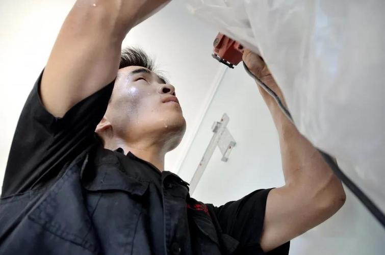 德百家电售后做事中央:高温下的死守 汗水诠释担当 人工智能 德百家电售后做事中央:高温下的死守 汗水诠释担当 德百家电售后做事中央:高温下的死守 汗水诠释担当 人工智能