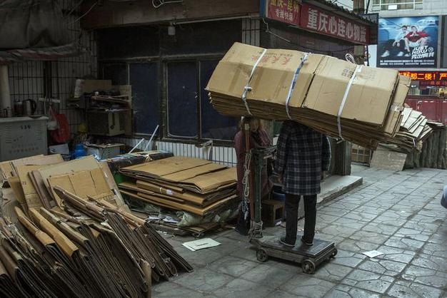 纸箱跋扈狂:出身中国第一个女首富电商一年要发百亿件 人工智能 纸箱跋扈狂:出身中国第一个女首富电商一年要发百亿件 纸箱跋扈狂:出身中国第一个女首富电商一年要发百亿件 人工智能