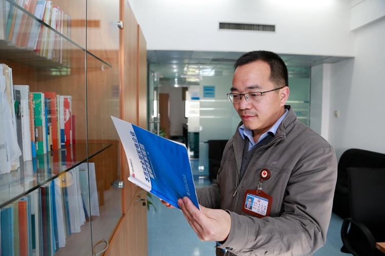 我所熟习的互联网这把“双刃剑” 智能科技 我所熟习的互联网这把“双刃剑” 我所熟习的互联网这把“双刃剑” 智能科技