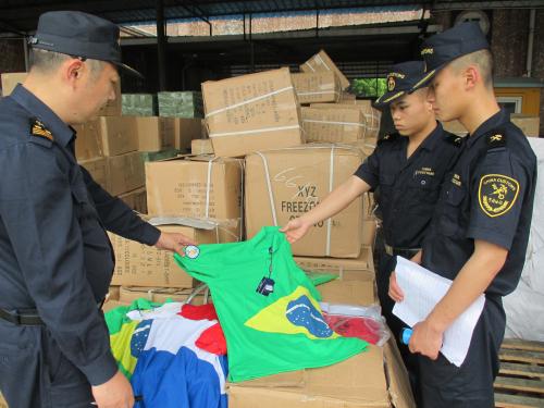 携带29.7万个电子零件被黄埔海关现场查获 智能科技 携带29.7万个电子零件被黄埔海关现场查获 携带29.7万个电子零件被黄埔海关现场查获 智能科技