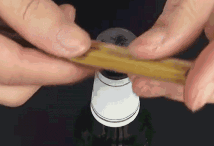 手机能当千里镜充电器还能开啤酒细数电子产品鲜为人知的妙用 智能科技 手机能当千里镜充电器还能开啤酒细数电子产品鲜为人知的妙用 手机能当千里镜充电器还能开啤酒细数电子产品鲜为人知的妙用 智能科技