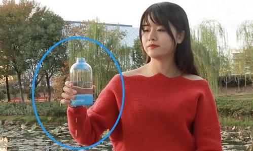 女主播捡垃圾塑料瓶做音响“低音”效果太牛逼了 智能家居 女主播捡垃圾塑料瓶做音响“低音”效果太牛逼了 女主播捡垃圾塑料瓶做音响“低音”效果太牛逼了 智能家居