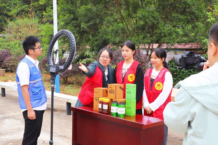 “名特优”搭上电商快车“出城” | 岑溪市实施“互联网+家当+品牌”计策成长电商新业态 智能科技 “名特优”搭上电商快车“出城” | 岑溪市实施“互联网+家当+品牌”计策成长电商新业态 “名特优”搭上电商快车“出城” | 岑溪市实施“互联网+家当+品牌”计策成长电商新业态 智能科技