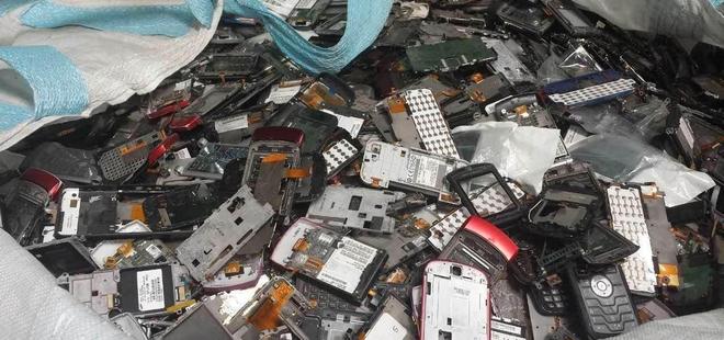10亿部废弃手机 一千余万吨废弃电子产品 废家电去哪了? 智能科技 10亿部废弃手机 一千余万吨废弃电子产品 废家电去哪了? 10亿部废弃手机 一千余万吨废弃电子产品 废家电去哪了? 智能科技