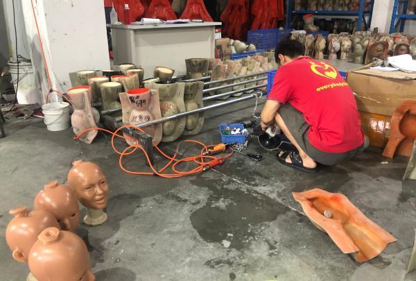 探访成人娃娃工厂:疫情时期德意等国出口大年夜涨可以私人定制 互联通信 探访成人娃娃工厂:疫情时期德意等国出口大年夜涨可以私人定制 探访成人娃娃工厂:疫情时期德意等国出口大年夜涨可以私人定制 互联通信