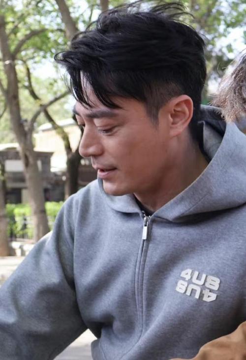 44岁霍建华北京低调拍戏连帽衫难掩立体俊颜“帅气不减昔时” 人工智能 44岁霍建华北京低调拍戏连帽衫难掩立体俊颜“帅气不减昔时” 44岁霍建华北京低调拍戏连帽衫难掩立体俊颜“帅气不减昔时” 人工智能