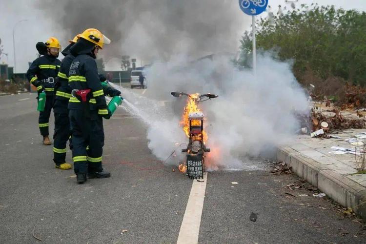 电池短路、私自改装、二手电动自行车电池热失落控激发失火...快自查！ 电池短路、私自改装、二手电动自行车电池热失落控激发失火...快自查！ 智能家居