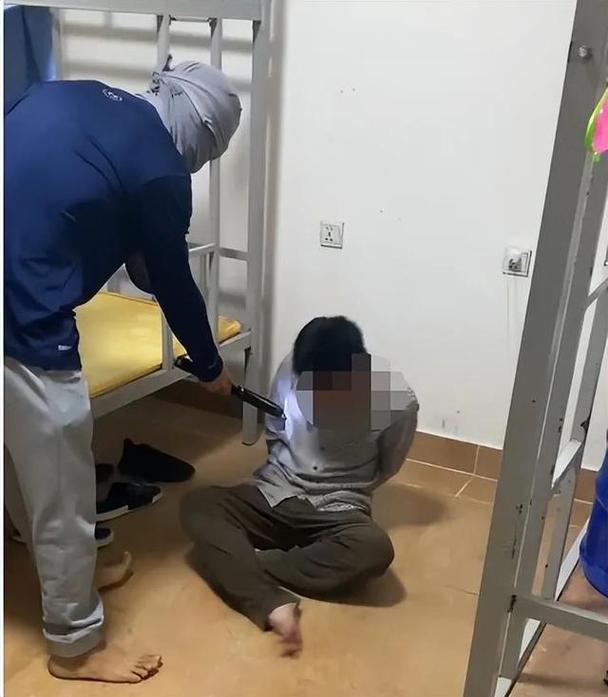 被电击器击中是什么觉得?警察蜀黍亲测……网友:我狠起来连我自己都电! 智能家居 被电击器击中是什么觉得?警察蜀黍亲测……网友:我狠起来连我自己都电! 被电击器击中是什么觉得?警察蜀黍亲测……网友:我狠起来连我自己都电! 智能家居