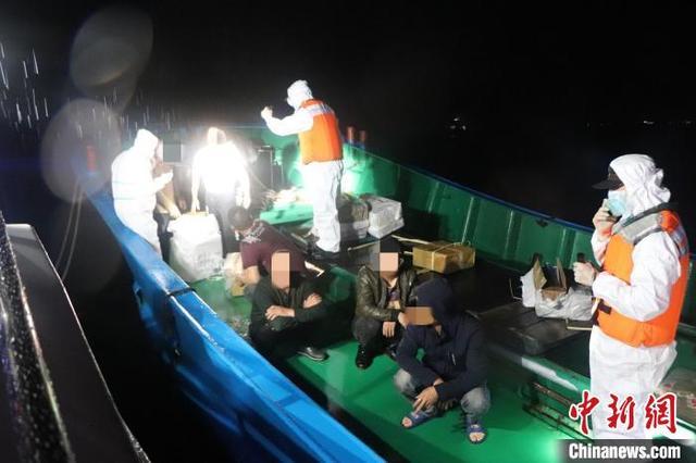 福建宁德查获1起“台杂货”走私案 抓获涉案人员6名 互联通信 福建宁德查获1起“台杂货”走私案 抓获涉案人员6名 福建宁德查获1起“台杂货”走私案 抓获涉案人员6名 互联通信