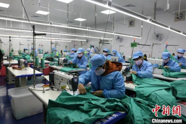 探访广西独一医用防护服分娩企业:紧急获批分娩 日产2000多套 互联通信 探访广西独一医用防护服分娩企业:紧急获批分娩 日产2000多套 探访广西独一医用防护服分娩企业:紧急获批分娩 日产2000多套 互联通信
