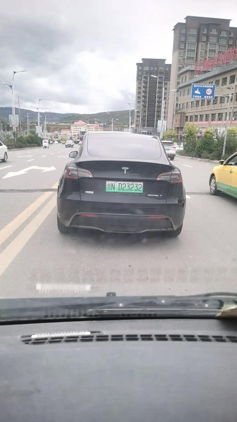 特斯拉又刹不住车了?!官方回应网友炸了→ 互联通信 特斯拉又刹不住车了?!官方回应网友炸了→ 特斯拉又刹不住车了?!官方回应网友炸了→ 互联通信