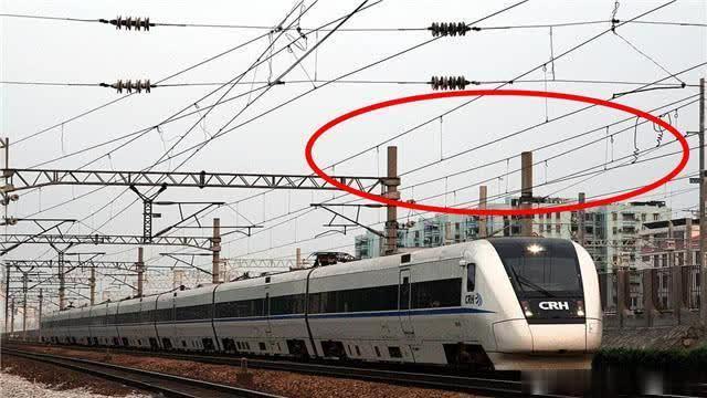高铁是若何供电的?时速达300公里头顶的高压线为什么磨赓续? 智能家居 高铁是若何供电的?时速达300公里头顶的高压线为什么磨赓续? 高铁是若何供电的?时速达300公里头顶的高压线为什么磨赓续? 智能家居