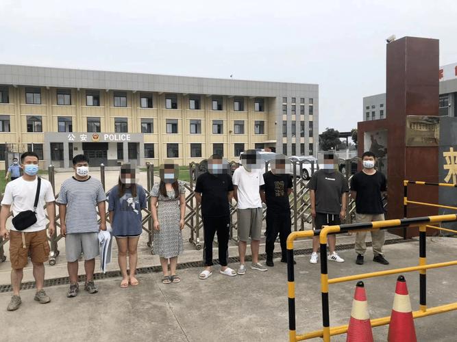 网购的时刻擦亮眼睛!姑苏吴江警方捣毁一发卖假装伪劣产品团伙 互联通信 网购的时刻擦亮眼睛!姑苏吴江警方捣毁一发卖假装伪劣产品团伙 网购的时刻擦亮眼睛!姑苏吴江警方捣毁一发卖假装伪劣产品团伙 互联通信