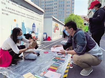 广州“80后”小伙子开以物换物市廛:在这里有人处理闲置 有人交换故事 智能科技 广州“80后”小伙子开以物换物市廛:在这里有人处理闲置 有人交换故事 广州“80后”小伙子开以物换物市廛:在这里有人处理闲置 有人交换故事 智能科技
