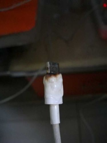 线盒里的线烧焦了是怎么回事? 互联通信 线盒里的线烧焦了是怎么回事? 线盒里的线烧焦了是怎么回事? 互联通信