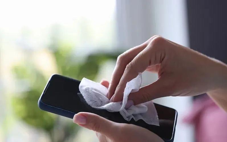 酒精能用来擦手机屏幕吗？ 酒精能用来擦手机屏幕吗？ 互联通信