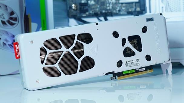 雪白诱惑 电竞叛客RTX 4070 SUPER沉浸式开箱 人工智能 雪白诱惑 电竞叛客RTX 4070 SUPER沉浸式开箱 雪白诱惑 电竞叛客RTX 4070 SUPER沉浸式开箱 人工智能