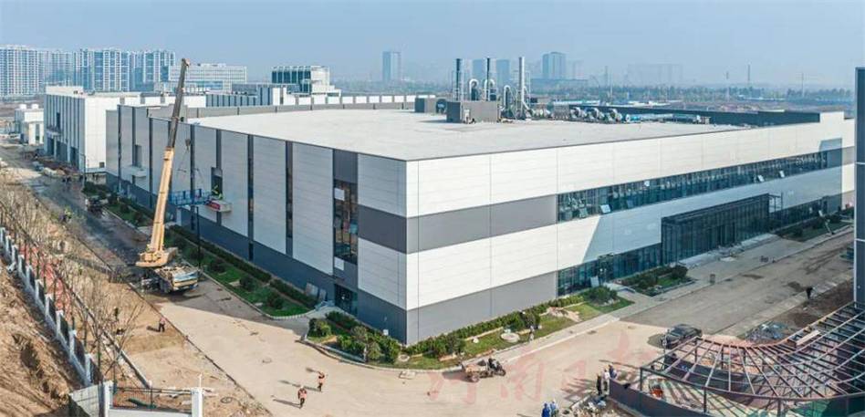 郑州航空港高靠得住高密度封装项目首台设备搬入投产步入倒计时 智能科技 郑州航空港高靠得住高密度封装项目首台设备搬入投产步入倒计时 郑州航空港高靠得住高密度封装项目首台设备搬入投产步入倒计时 智能科技