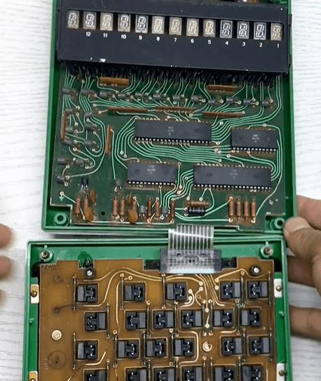 拆解前苏联产荧光数码管计算器内部电路结构彪悍 拆解前苏联产荧光数码管计算器内部电路结构彪悍 互联通信