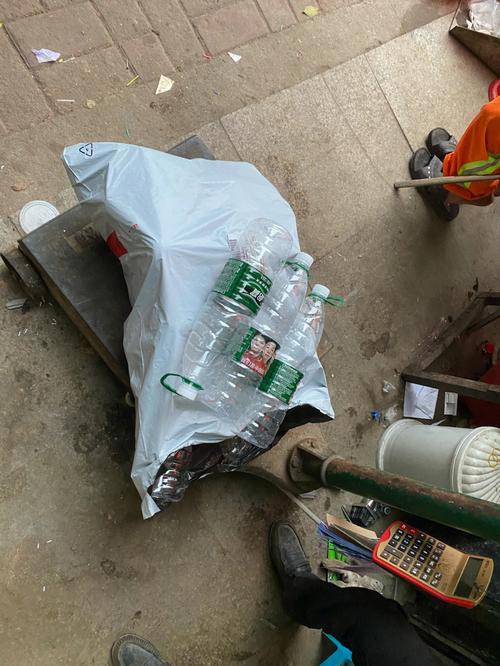 收废品碰着拆迁收来的家电转手就“摆摊”出售一天赚千元 收废品碰着拆迁收来的家电转手就“摆摊”出售一天赚千元 互联通信
