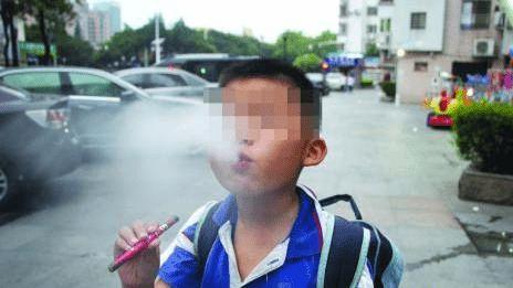 家长当心!孩子手中的气体口喷鼻香糖、“奶茶杯”实为“儿童电子烟” 人工智能 家长当心!孩子手中的气体口喷鼻香糖、“奶茶杯”实为“儿童电子烟” 家长当心!孩子手中的气体口喷鼻香糖、“奶茶杯”实为“儿童电子烟” 人工智能