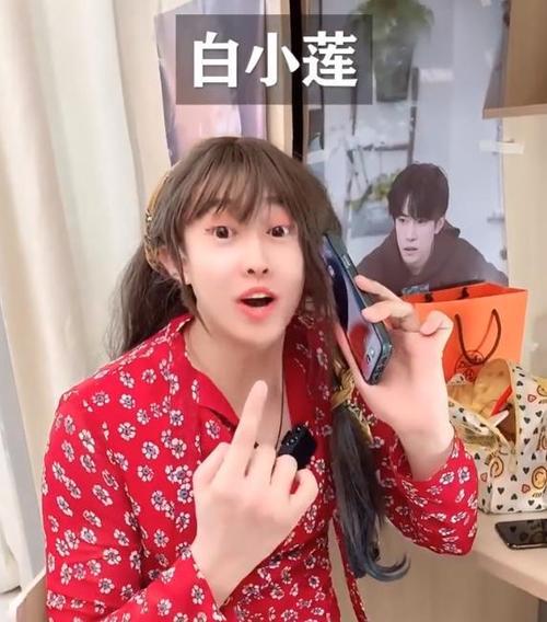 网红周小闹一人分饰多角他创作的“职场中的显眼包”短剧很有趣 智能科技 网红周小闹一人分饰多角他创作的“职场中的显眼包”短剧很有趣 网红周小闹一人分饰多角他创作的“职场中的显眼包”短剧很有趣 智能科技