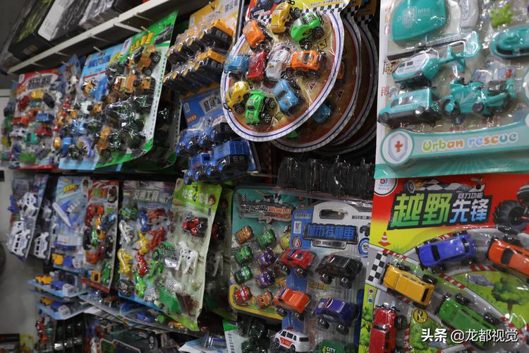 这些小店卖的器械是儿童最爱赶集时小孩子们看到基本走不动 互联通信 这些小店卖的器械是儿童最爱赶集时小孩子们看到基本走不动 这些小店卖的器械是儿童最爱赶集时小孩子们看到基本走不动 互联通信