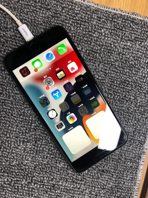 苹果iPhone7P摔夹帐电筒不能用别盲目修小伙刮骨飞线秒修复 苹果iPhone7P摔夹帐电筒不能用别盲目修小伙刮骨飞线秒修复 互联通信
