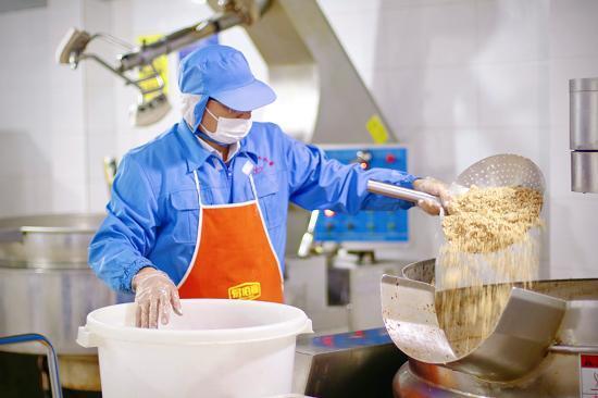 易佰福魏保山:将百年前的味道端回家家户户的餐桌上 智能家居 易佰福魏保山:将百年前的味道端回家家户户的餐桌上 易佰福魏保山:将百年前的味道端回家家户户的餐桌上 智能家居