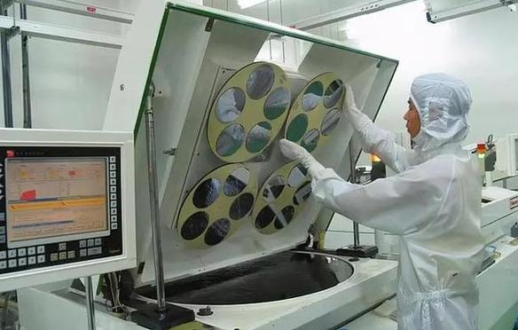 华为公司申请散热模组及电子设备专利改进散热过程中电路板远离热电制冷器的一侧随意马虎出现凝露的问题 智能科技 华为公司申请散热模组及电子设备专利改进散热过程中电路板远离热电制冷器的一侧随意马虎出现凝露的问题 华为公司申请散热模组及电子设备专利改进散热过程中电路板远离热电制冷器的一侧随意马虎出现凝露的问题 智能科技