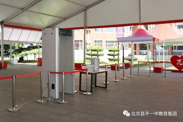 山东移动潍坊分公司运用智能安检门守好高考的第一关 山东移动潍坊分公司运用智能安检门守好高考的第一关 智能科技