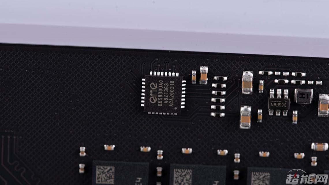 科赋CRAS XR RGB 4000MHz超频内存评测:独特的无边角环形导光条 智能家居 科赋CRAS XR RGB 4000MHz超频内存评测:独特的无边角环形导光条 科赋CRAS XR RGB 4000MHz超频内存评测:独特的无边角环形导光条 智能家居