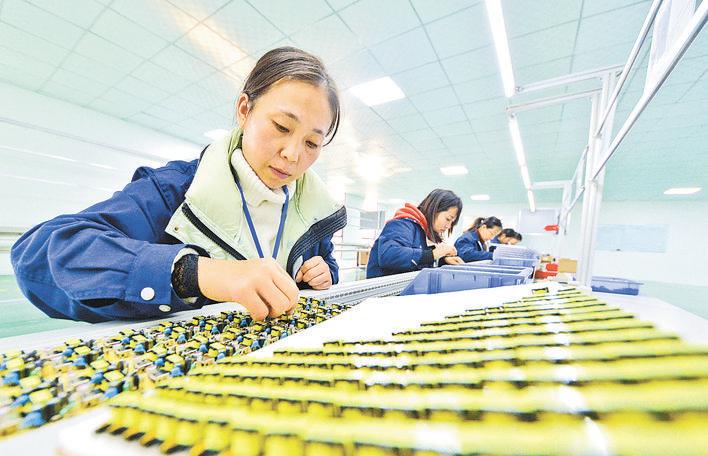 河北鸡泽：成长电子信息家当稳就业促增收 河北鸡泽：成长电子信息家当稳就业促增收 智能科技