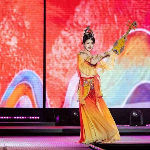 95后美男学霸在选美舞台上做了化学实验摘得“美国蜜斯”桂冠 人工智能 95后美男学霸在选美舞台上做了化学实验摘得“美国蜜斯”桂冠 95后美男学霸在选美舞台上做了化学实验摘得“美国蜜斯”桂冠 人工智能