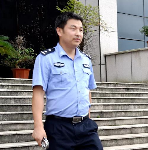 “写单”赚外快安化一须眉被抓! 人工智能 “写单”赚外快安化一须眉被抓! “写单”赚外快安化一须眉被抓! 人工智能