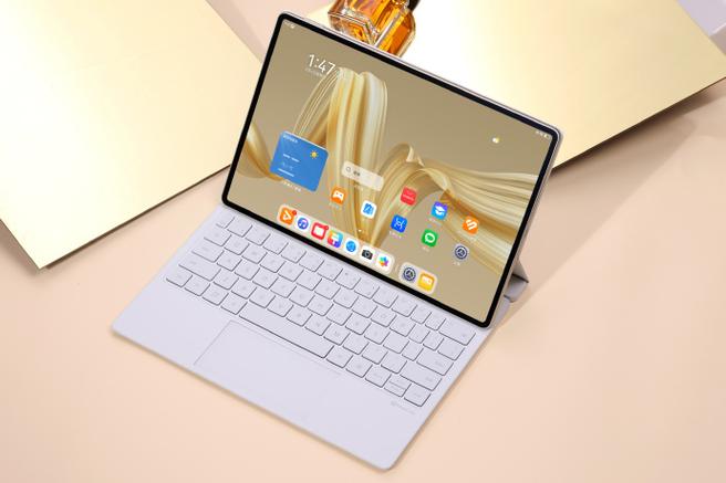 磁吸秒变笔记本电脑华为MatePad Pro 13.2英寸四款键盘分享 磁吸秒变笔记本电脑华为MatePad Pro 13.2英寸四款键盘分享 人工智能