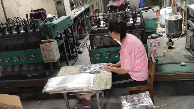 农村夫妻俩就在家办这种加工厂一年挣十几万很轻松! 智能科技 农村夫妻俩就在家办这种加工厂一年挣十几万很轻松! 农村夫妻俩就在家办这种加工厂一年挣十几万很轻松! 智能科技