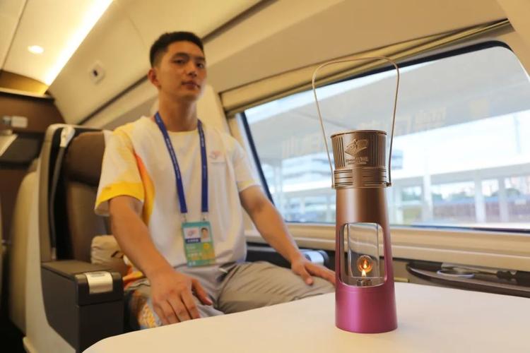广州→杭州!首次用高铁运输火种 智能科技 广州→杭州!首次用高铁运输火种 广州→杭州!首次用高铁运输火种 智能科技
