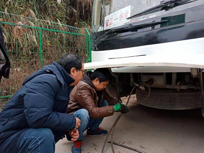 荆州各车辆维修点故障车辆扎堆 维修人员忙一向 荆州各车辆维修点故障车辆扎堆 维修人员忙一向 智能科技
